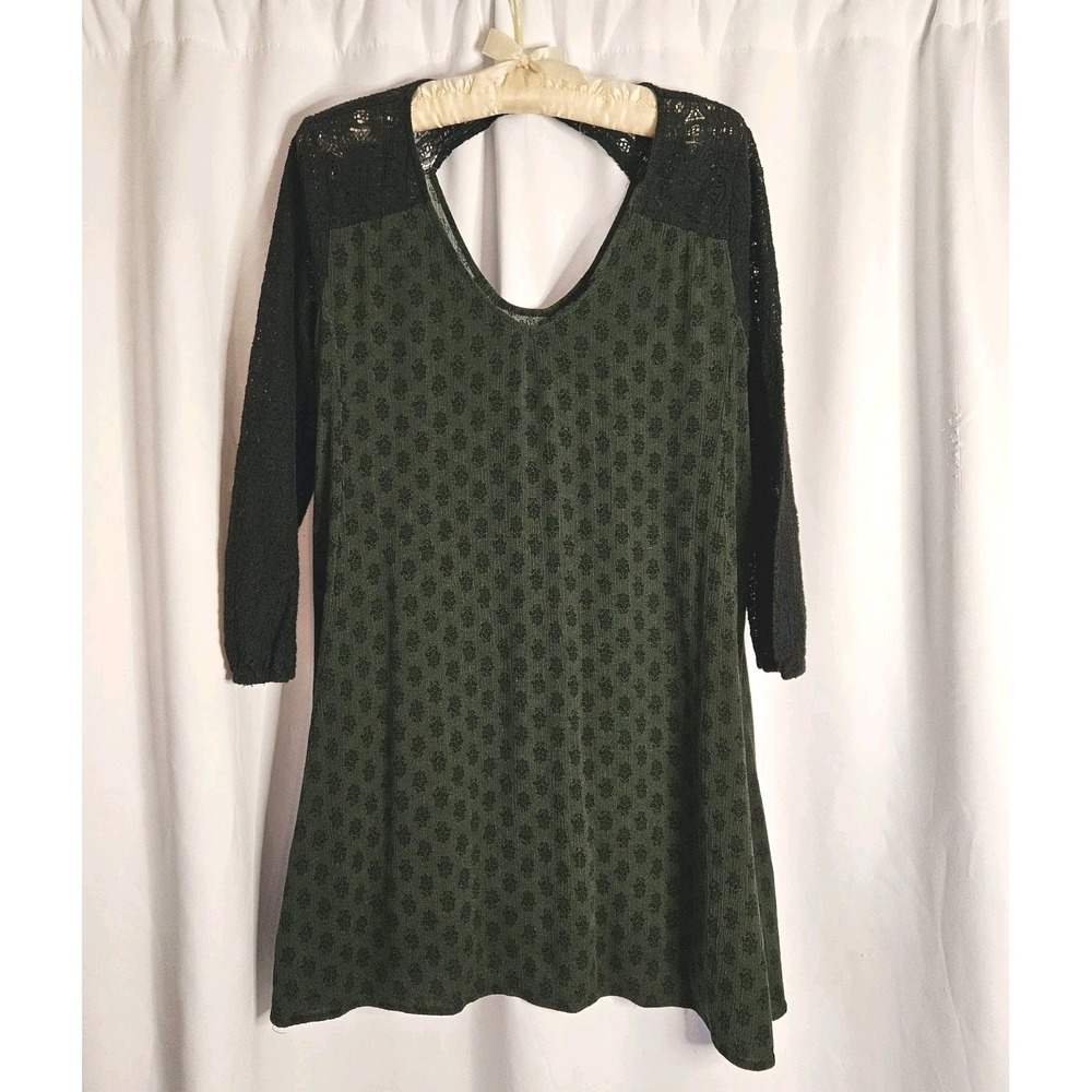 Hem & Thread Green& Black  Swing Dress Black Lace Shoulders And Sleeves Medium‎